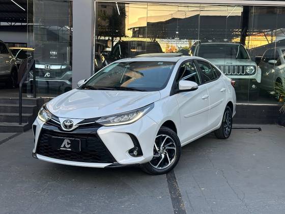 TOYOTA YARIS 1.5 16V FLEX SEDAN XLS CONNECT MULTIDRIVE TOYOTA YARIS 1.5 16V FLEX SEDAN XLS CONNECT MULTIDRIVE